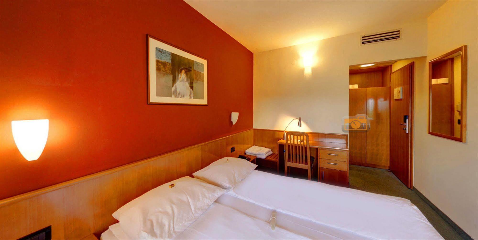 Newly Renovated Hotel Kastil Bol Bagian luar foto